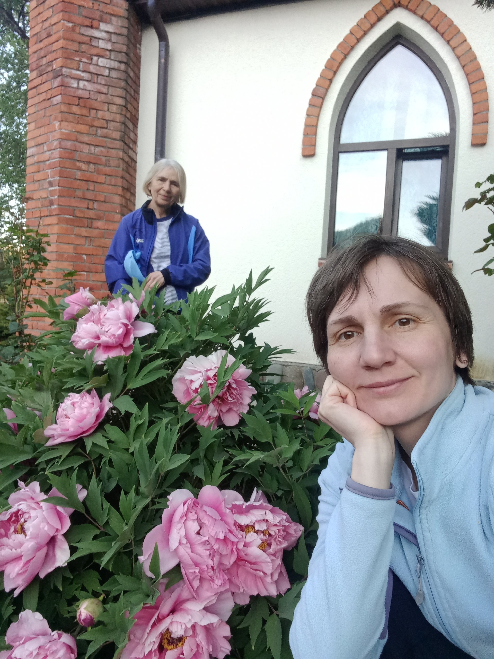 На базе · Цветущий сад